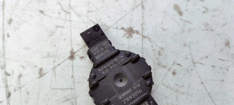 CZUJNIK SENSOR DESZCZU AUDI A1 A4 A5 A6 8U0955559