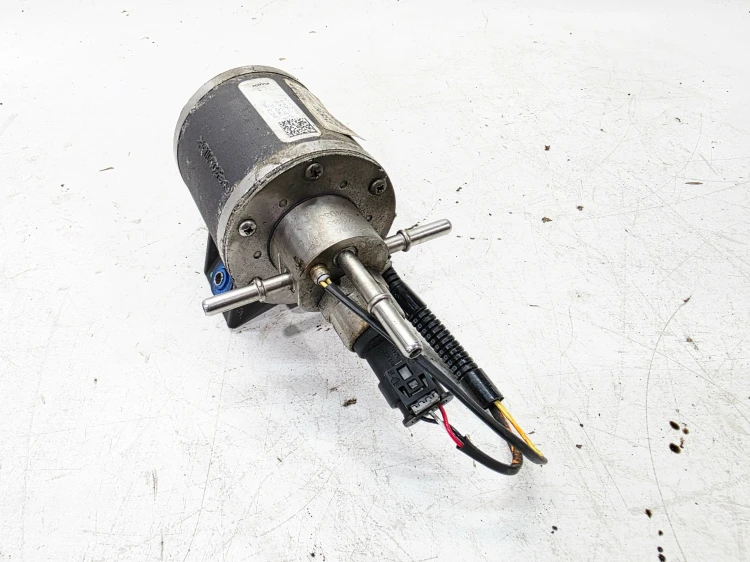 POMPA PŁYNU ŚRODKA REDUKUJĄCEGO AUDI A4 B8 A5 8T Q5 8R 8K0131899G