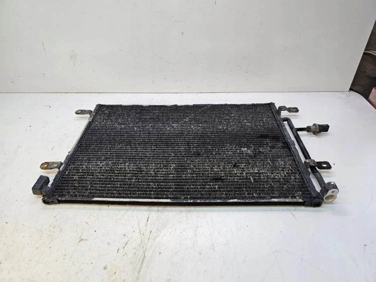 CHŁODNICA KLIMATYZACJI AUDI A4 B7 8E0260401T