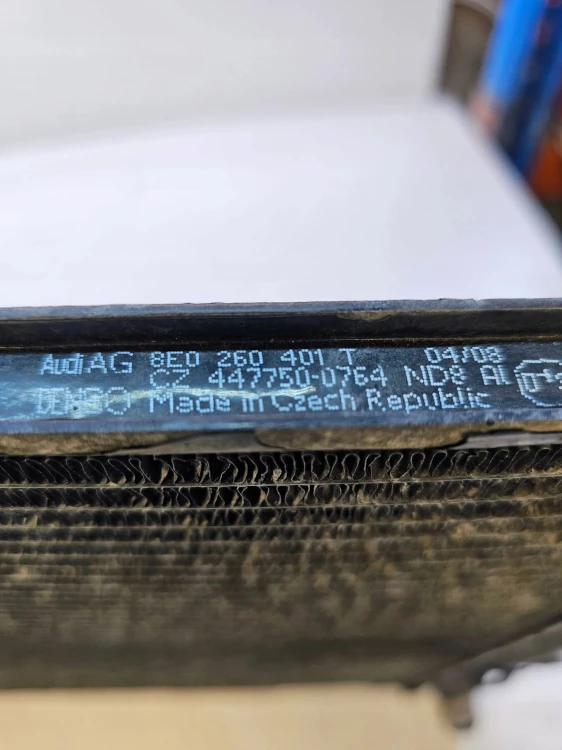 CHŁODNICA KLIMATYZACJI AUDI A4 B7 8E0260401T