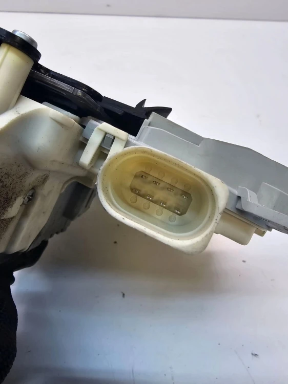 ZAMEK DRZWI LEWY TYŁ AUDI A6 C7 Q3 4G0839015E 8-PIN