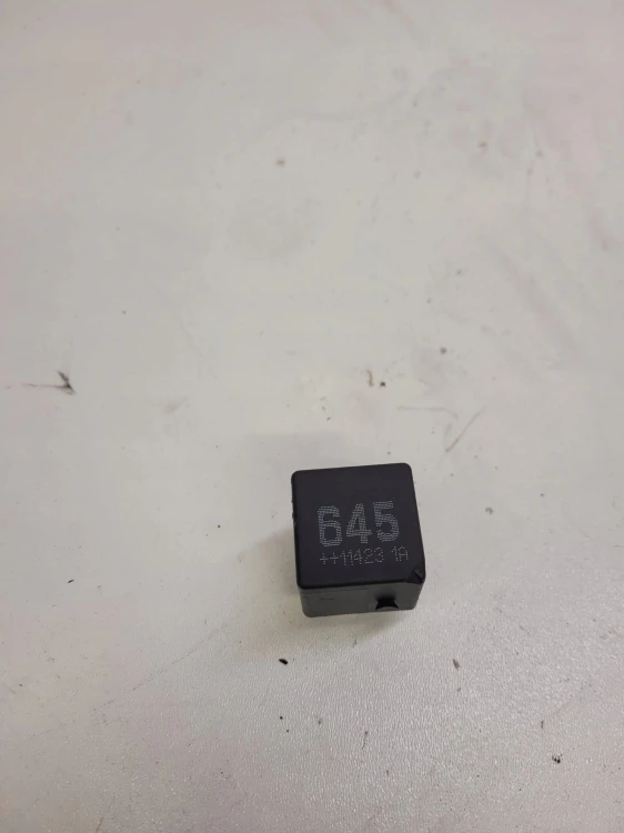 PRZEKAŹNIK ŚWIEC ŻAROWYCH AUDI VW SEAT 4H0951253A