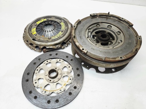 KOŁO DWUMASOWE SPRZĘGŁO AUDI A4 B8 A5 2.0 TDI TFSI 0B1105266AH 6/26