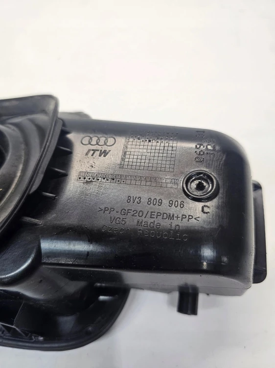KLAPKA WLEWU PALIWA AUDI A3 8V LY9T 8V3809906C
