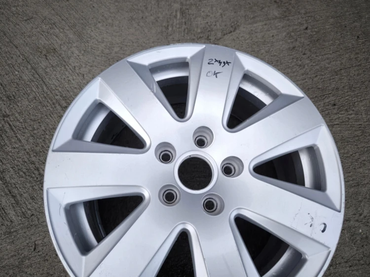 FELGA ALUMINIOWA AUDI A3 A4 A6 VW SKODA 7.0J R16 ET42 4F0601025AN Z*43* OK