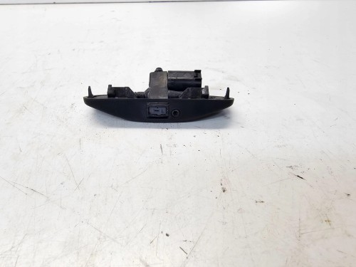 DYSZA SPRYSKIWACZA LEWA AUDI A1 8X LIFT 8X0955987E
