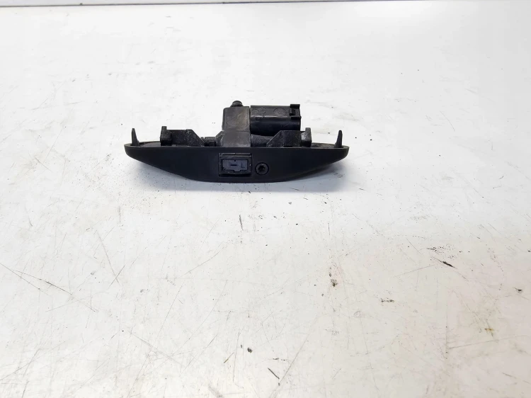 DYSZA SPRYSKIWACZA LEWA AUDI A1 8X LIFT 8X0955987E