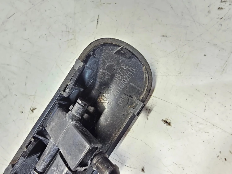 DYSZA SPRYSKIWACZA LEWA AUDI A1 8X LIFT 8X0955987E
