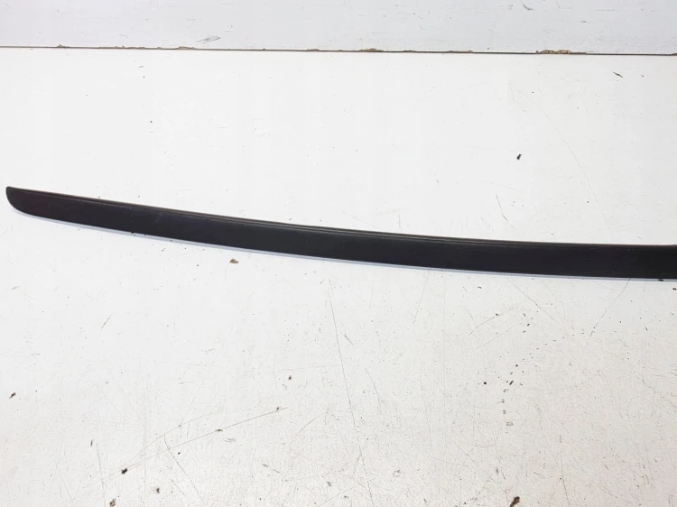 LISTWA ZGARNIAJĄCA SZYBY CZOŁOWEJ PRAWY PRZÓD AUDI A6 C6 4F0854328