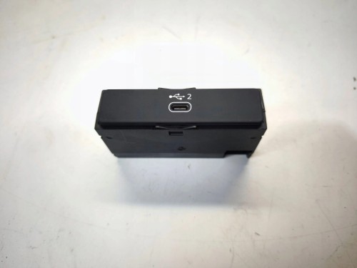 GNIAZDO PORT USB C ŁADOWARKI AUDI A4 B9 LIFT A5 8W 8W0035708A