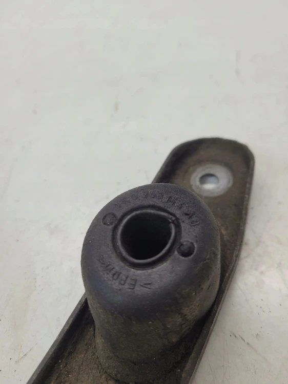 WIESZAK UCHWYT TŁUMIKA WYDECHU AUDI A3 8P VW 1K0253144AD
