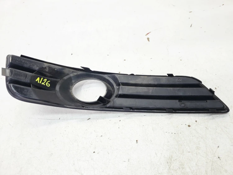 KRATKA ATRAPA ZDERZAKA LEWY PRZÓD AUDI A3 8P LIFT 8P0807681H 1/26