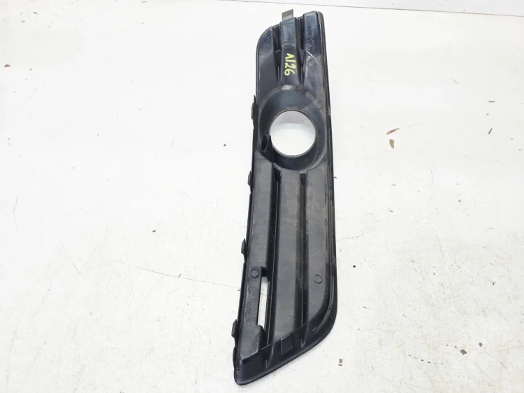 KRATKA ATRAPA ZDERZAKA LEWY PRZÓD AUDI A3 8P LIFT 8P0807681H 1/26