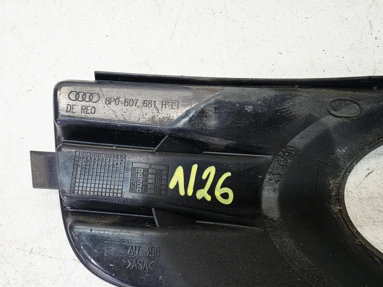 KRATKA ATRAPA ZDERZAKA LEWY PRZÓD AUDI A3 8P LIFT 8P0807681H 1/26