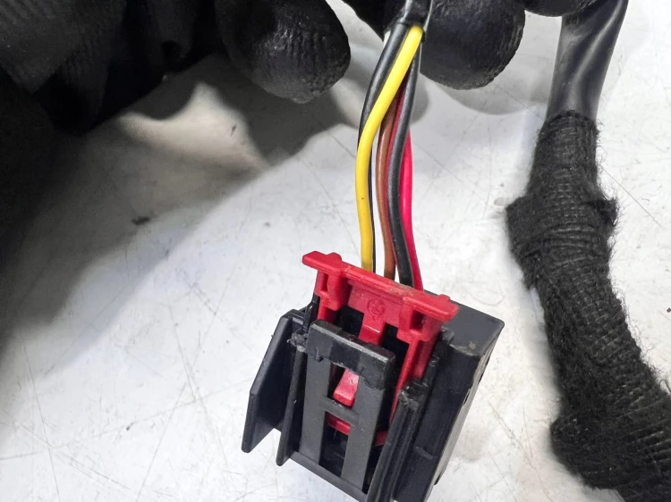 LUSTERKO ZEWNĘTRZNE PRAWE AUDI A4 B9 LX7H 6 PIN EU LIFT