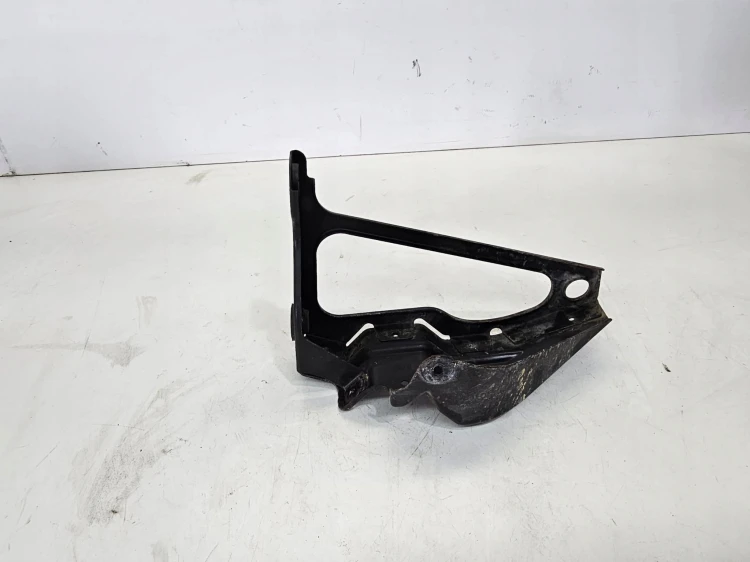 WIESZAK INTERCOOLERA PRAWY AUDI A4 B6 B7 8E0145814F