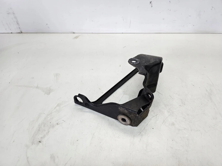 WIESZAK INTERCOOLERA PRAWY AUDI A4 B6 B7 8E0145814F