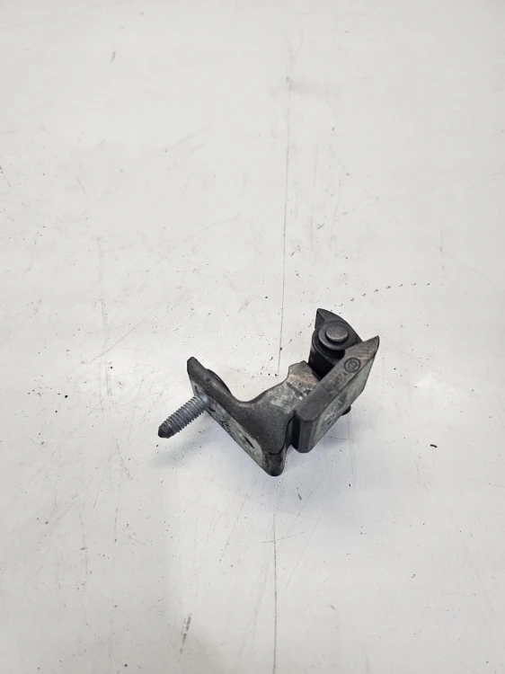 ZAWIAS DRZWI PRAWY AUDI A1 8X Q3 8U A3 8V 8V0833404A
