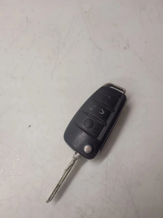 KLUCZYK PILOT SCYZORYK AUDI A6 C6 Q7 4F0837220R 12