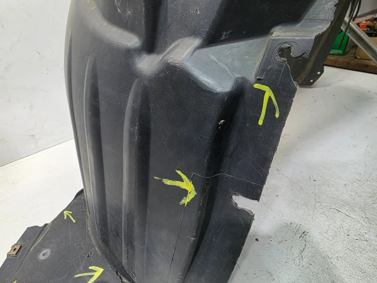 NADKOLE PLASTIKOWE LEWY PRZÓD AUDI A3 8V 8V0821171 3/26