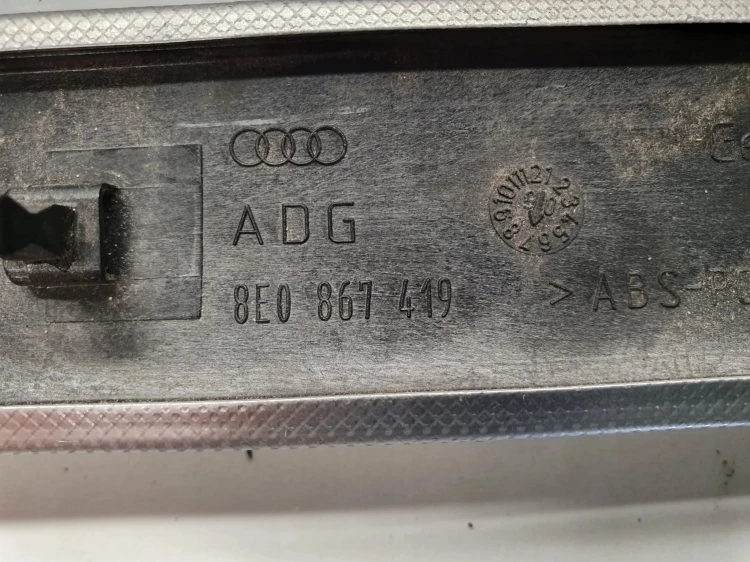 LISTWA DEKORY DRZWI AUDI A4 B7 S LINE 8E0867419