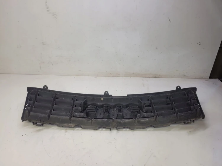 GRILL ATRAPA CHŁODNICY AUDI A4 B6 CABRIO 8H0853653