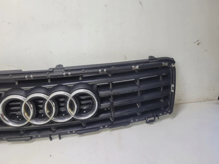 GRILL ATRAPA CHŁODNICY AUDI A4 B6 CABRIO 8H0853653