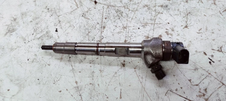 WTRYSKIWACZ WTRYSK AUDI VW CR 2.0 TDI 04L130277AE