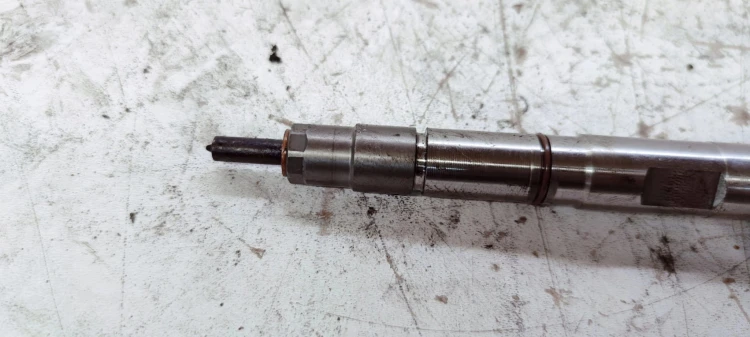 WTRYSKIWACZ WTRYSK AUDI VW CR 2.0 TDI 04L130277AE