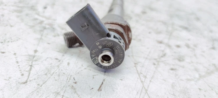 WTRYSKIWACZ WTRYSK AUDI VW CR 2.0 TDI 04L130277AE