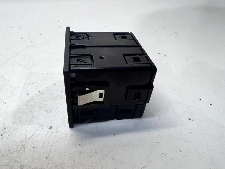 GNIAZDO PORT USB AUX AUDI A6 C7 4G0035736