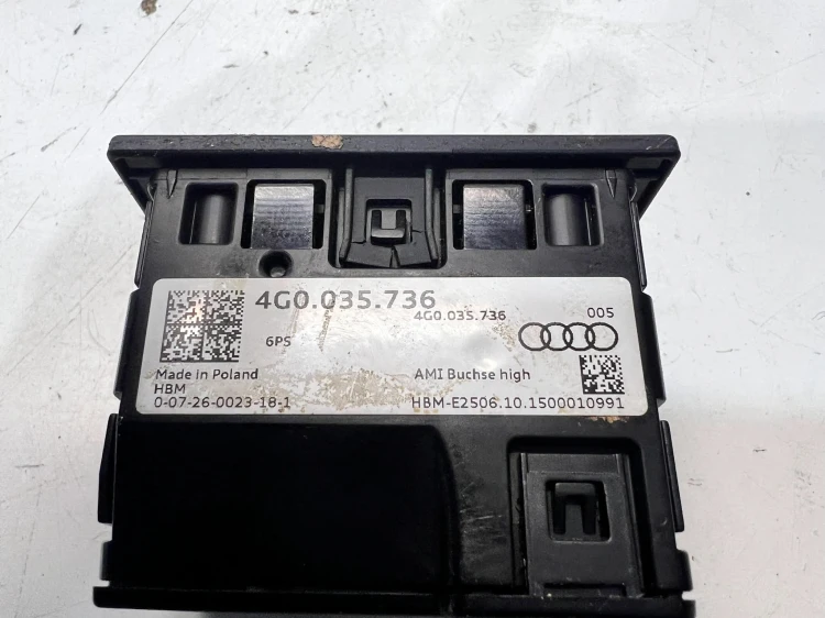 GNIAZDO PORT USB AUX AUDI A6 C7 4G0035736