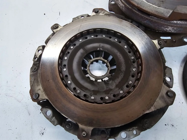 SPRZĘGŁO KOŁO DWUMAS DWUMASOWE AUDI A4 B8 A5 3.0 TDI 0B4105266H