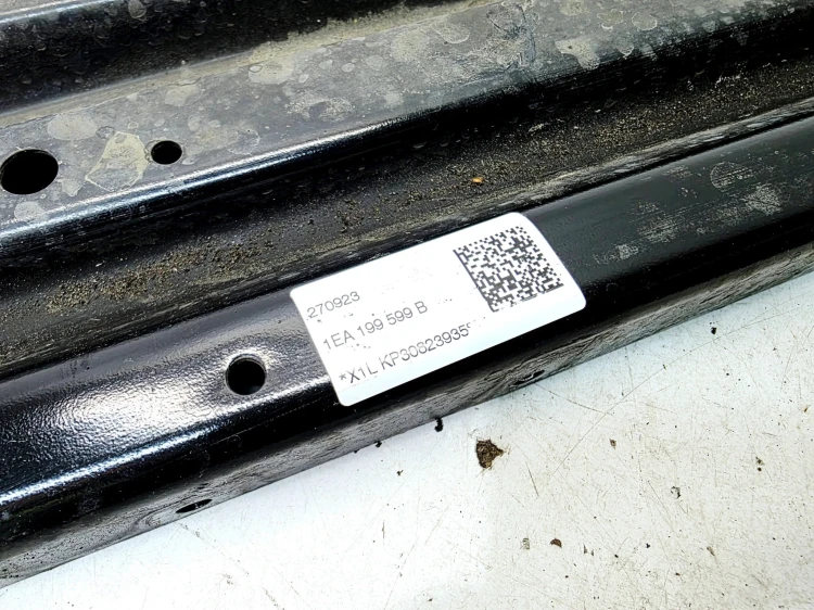 BELKA POPRZECZNA SANEK PRZÓD AUDI Q4 E-TRON 1EA199599B