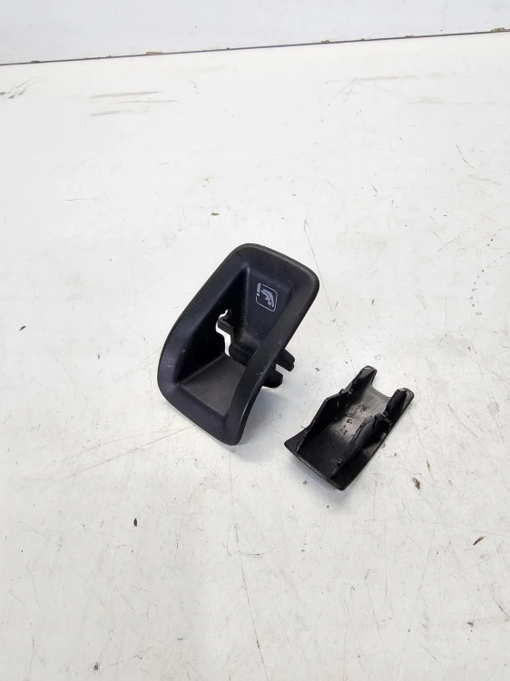 ZAŚLEPKA MOCOWANIA ISOFIX TYŁ AUDI A4 B9 8W0887233B 8W0887187