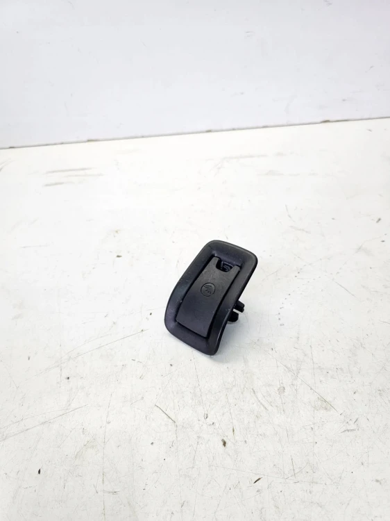 ZAŚLEPKA MOCOWANIA ISOFIX TYŁ AUDI A4 B9 8W0887233B 8W0887187