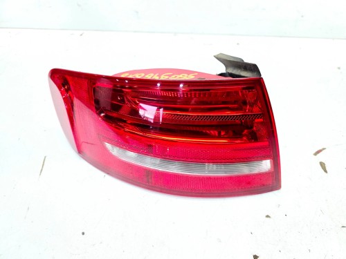 LAMPA LEWY TYŁ W BŁOTNIK NA ŻARÓWKI AUDI A4 B8 AVANT 8K9945095