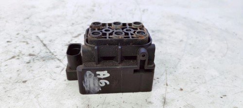 ROZDZIELACZ PNEUMATYKI AUDI A6 C6 4F0616013