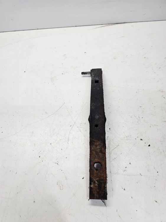 WSPORNIK PASA PRAWY AUDI A4 B8 A5 8K0805528A
