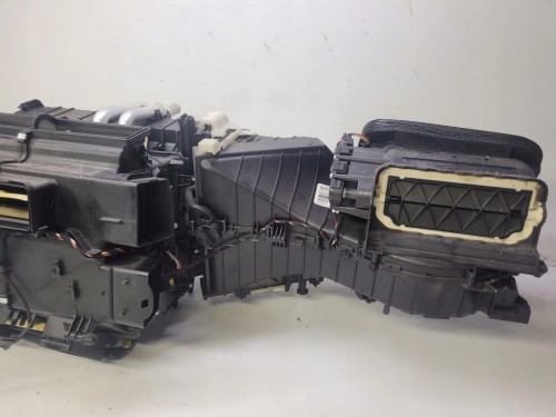 NAGRZEWNICA KOMPLETNA AUDI A4 B8 Q5 8K1820005AR