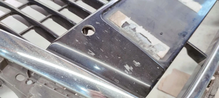 GRILL ATRAPA CHŁODNICY AUDI Q5 8R 8R0853651