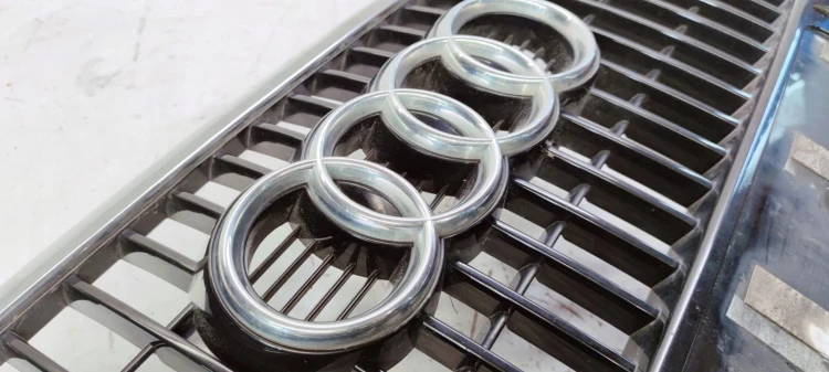 GRILL ATRAPA CHŁODNICY AUDI Q5 8R 8R0853651