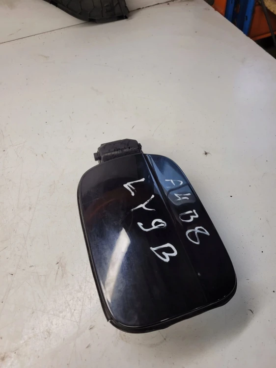 KLAPKA WLEWU PALIWA AUDI A4 B8 8K0809999D LY9B