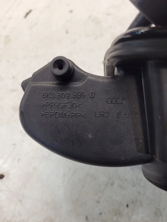KLAPKA WLEWU PALIWA AUDI A4 B8 8K0809999D LY9B