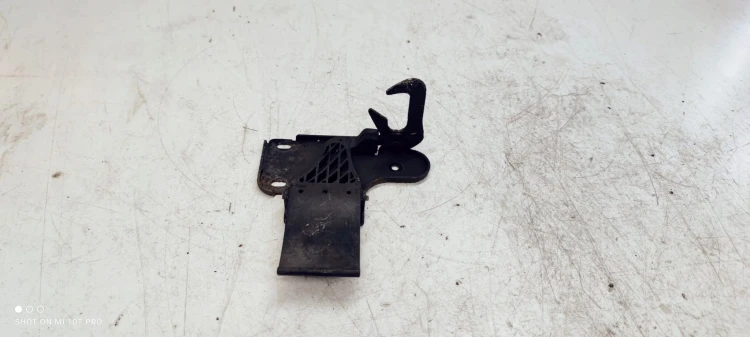 ZAMEK MASKI RYGIEL AUDI A8 D3 LIFT 4E0823485B