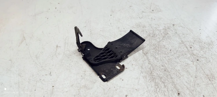 ZAMEK MASKI RYGIEL AUDI A8 D3 LIFT 4E0823485B
