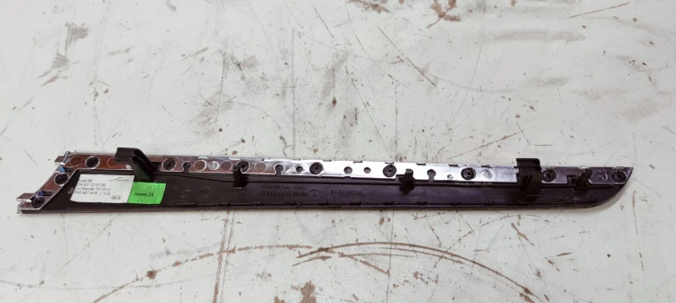 DEKOR DRZWI LEWY TYŁ AUDI A4 B8 8K0867419J 1LQ