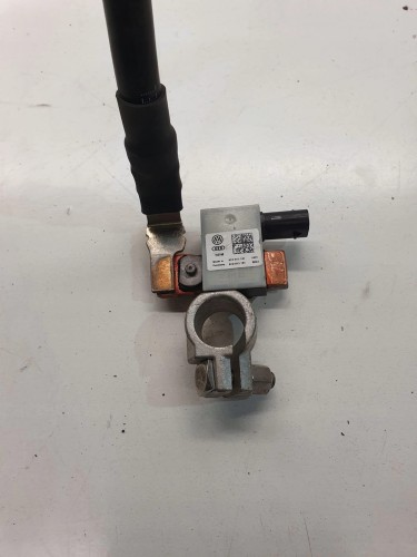 KLEMA MINUSOWA AUDI A4 A5 Q5 8T0915181