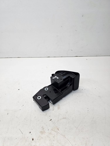ZAMEK KANAPY PRAWY TYŁ AUDI Q3 8U VW 1K0885682M