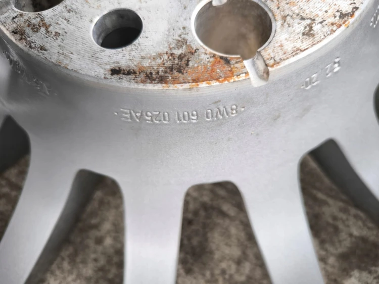 FELGA ALUMINIOWA AUDI VW SEAT SKODA 7.5J R17 ET29 8W0601025AE K*11* OK